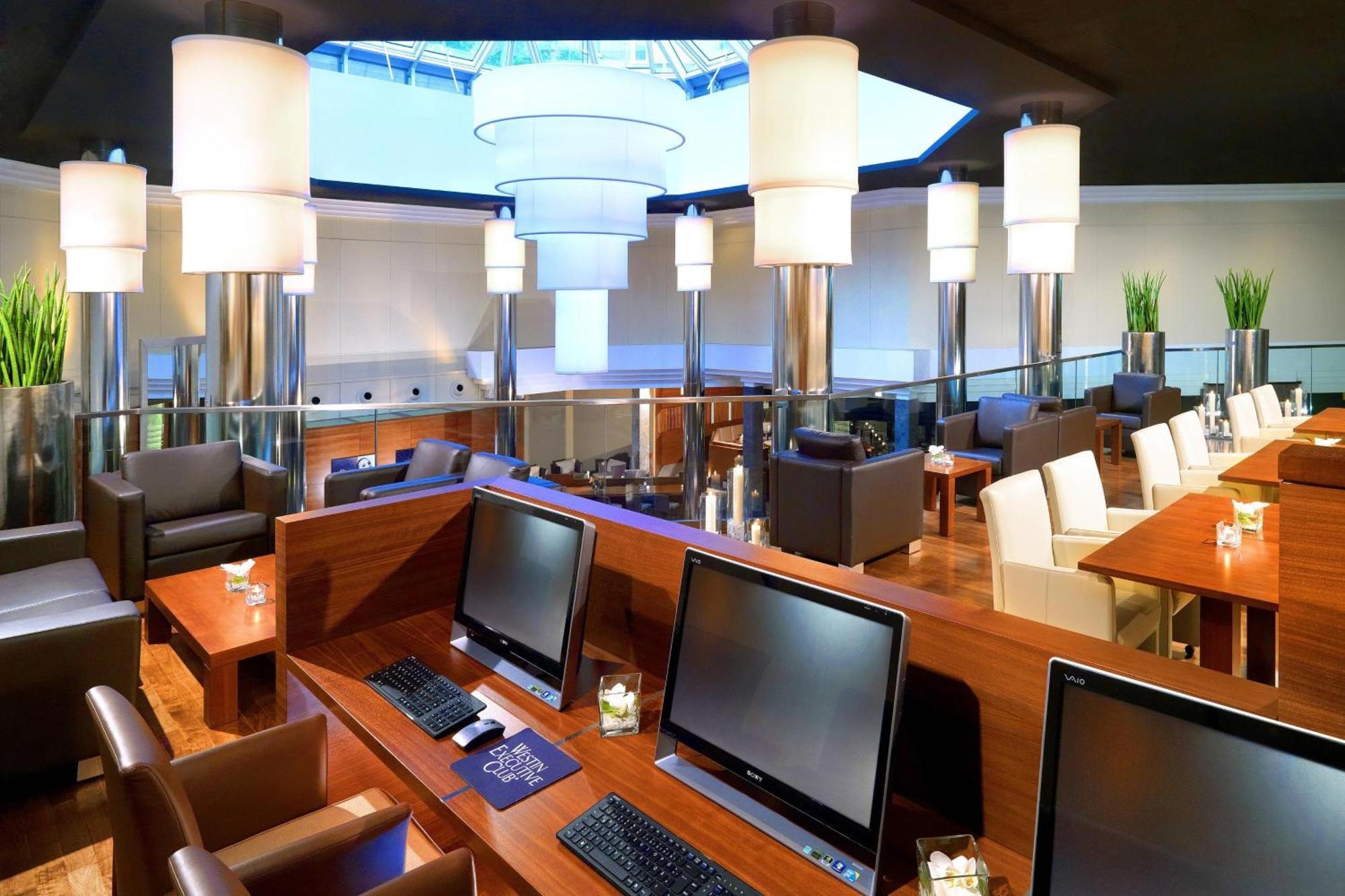 The Westin Grand Frankfurt Hotel Франкфурт на Майн Екстериор снимка The Business Lounge at Frankfurt Airport